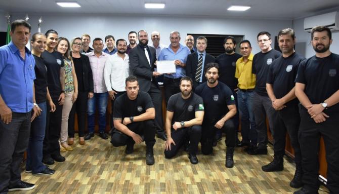 Vereadores entregam Moção de Aplausos a 2ª SDP de Laranjeiras